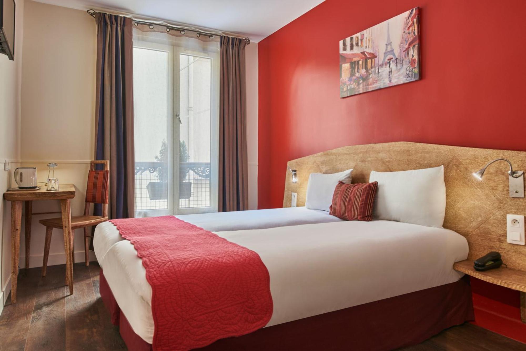 Hotel Moulin Plaza By Happyculture Париж Экстерьер фото