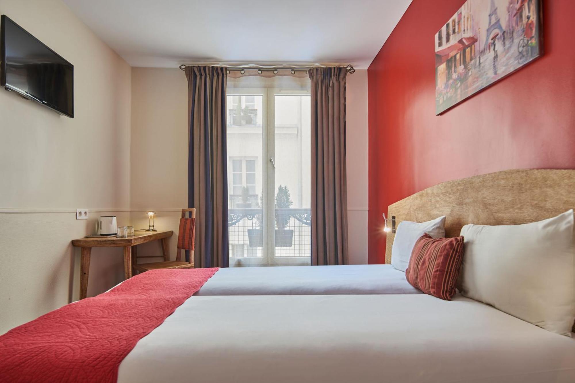 Hotel Moulin Plaza By Happyculture Париж Экстерьер фото